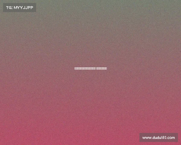 巴萨三名夏季新援捧甘伯杯合影 展现球队新气象